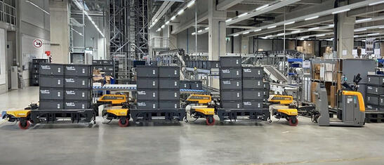 Routenzug Industry Train FT510 mit Jungheinrich Schlepper EZS 350