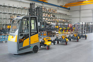 Industry Train Indoor Tugger Train IT500