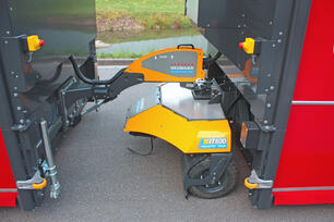 Autonomous outdoor tugger train IT630