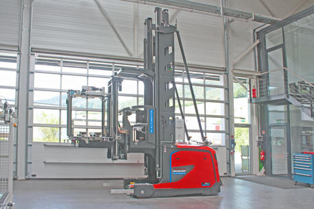 Automated narrow-aisle stacker FK600