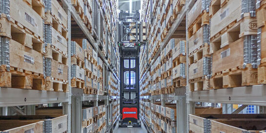 Automatisierter Schmalgang-Stapler FK600