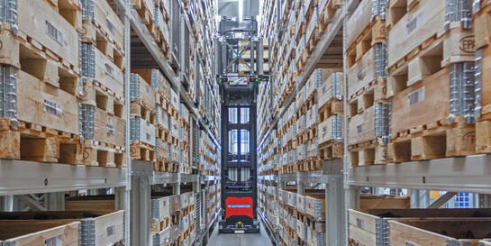 Automated narrow-aisle stacker FK600