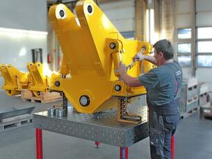 Montage bei Neumaier Industry GmbH & Co. KG